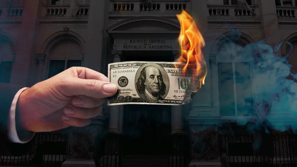 El Banco Central viene vendiendo dólares para frenar la cotización y pierde reservas de manera acelerada.