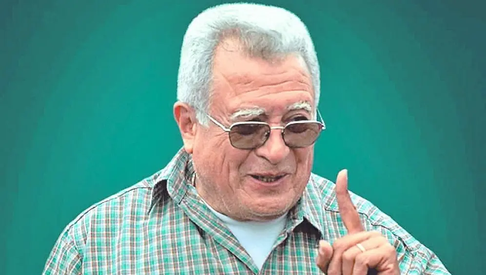  y bajo su control, los intereses familiares se multiplicaron, con grandes contratos petroleros; participación en las privatizaciones de Carlos Menem, durante los años 90, además de expandirse hacia la industria; la construcción; la petroquímica y los servicios.