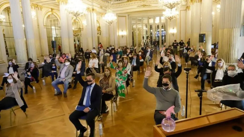 Legislatura porteña durante la votación de la Ley de Emergencia Económica y Financiera