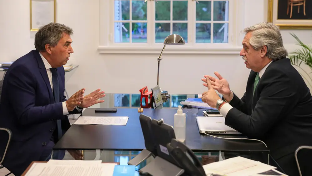 ¿El decreto 690 pone en veredas diferentes a Ambrosini y al presidente Fernández?