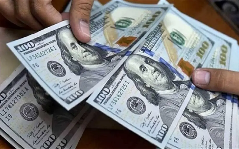 Bancos y consultoras ven un dólar oficial debajo de los $90 para diciembre.