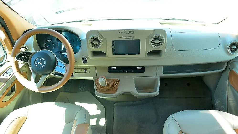 El motorhome de Mercedes Benz por dentro.