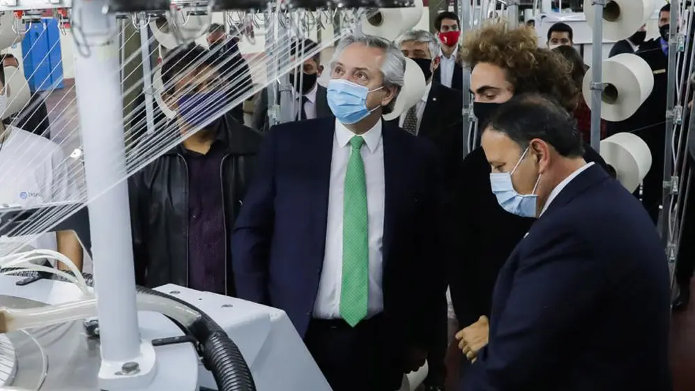 Este viernes, Fernández estuvo en la reapertura de una fábrica textil en La Rioja.