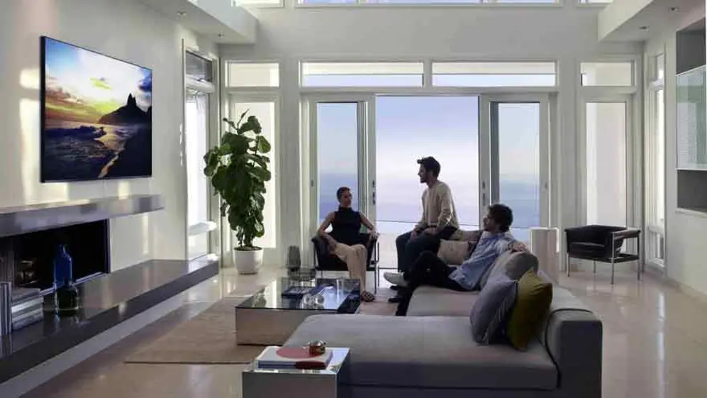 El televisor 8K adapta sus contenidos al ruido ambiente.