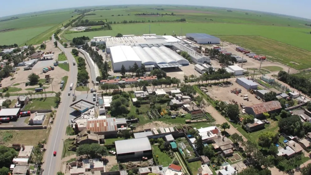 Se define como conjuntos inmobiliarios a clubes de campo, barrios cerrados, parques industriales o náuticos, entre otros parques industriales, empresariales o náuticos, o cualquier otro emprendimiento urbanístico