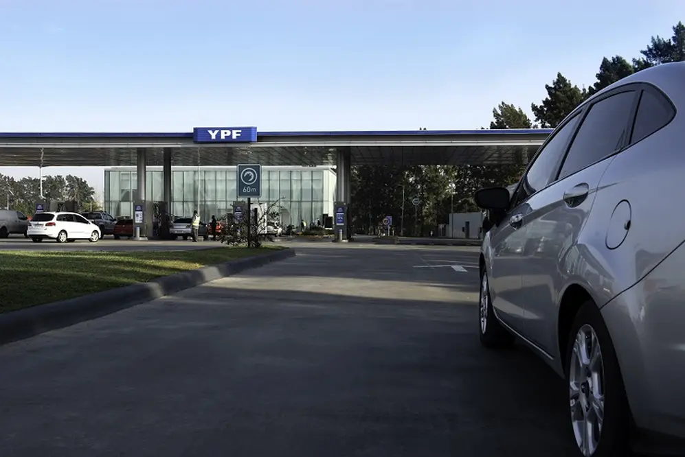 YPF fue la primera que decidió descongelar los precios