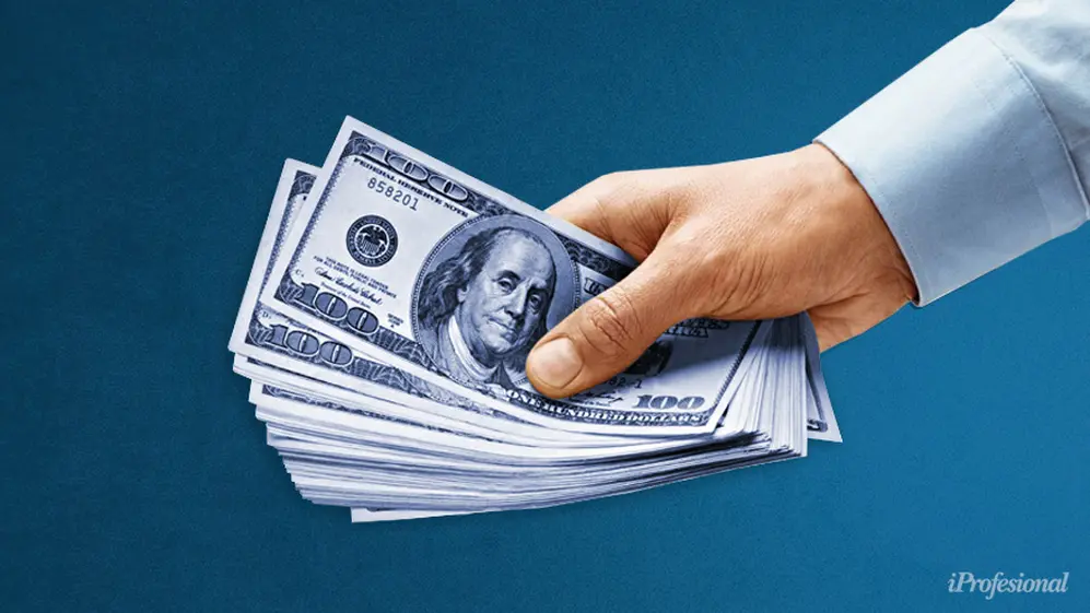 La diferencia cambiaria en el mercado paralelo funciona como incentivo para ciudadanos de otros países