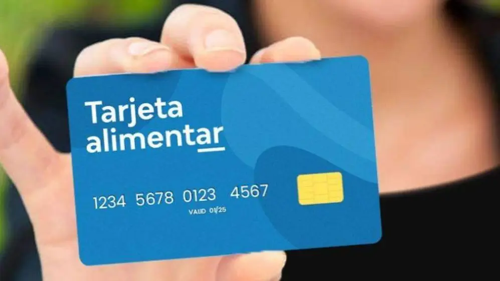 La tarjeta AlimentAR está dirigida a quienes cobran la AUH o la Asignación por Embarazo