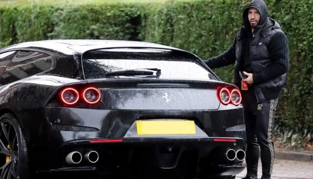 Agüero y su Ferrari, otro de los preferidos.