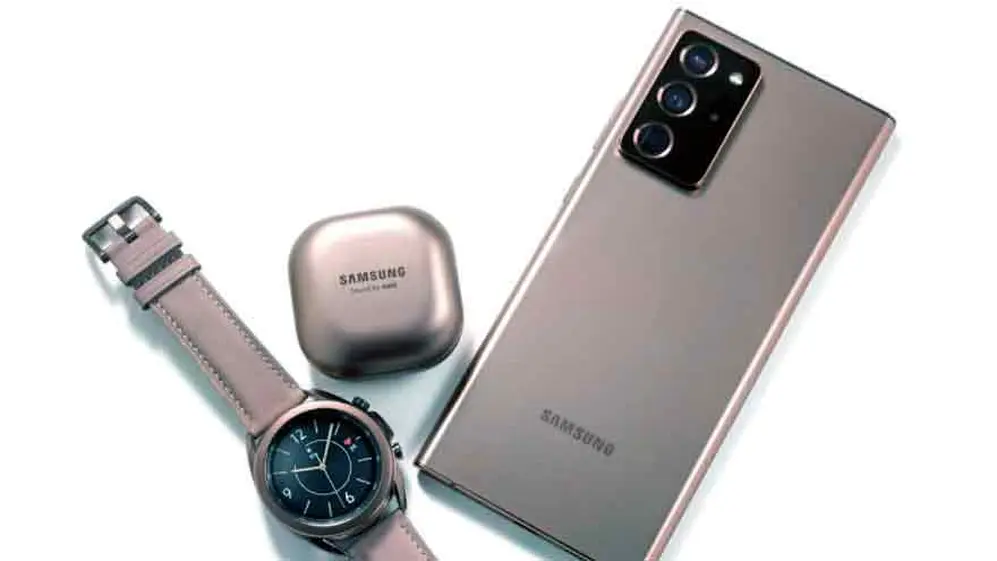 En el evento se lanzó un nuevo reloj y auriculares de Samsung.
