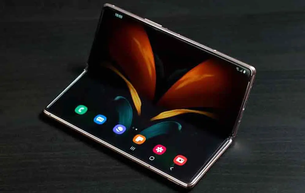 El nuevo plegable de Samsung compite con modelos de Motorola y Huawei.