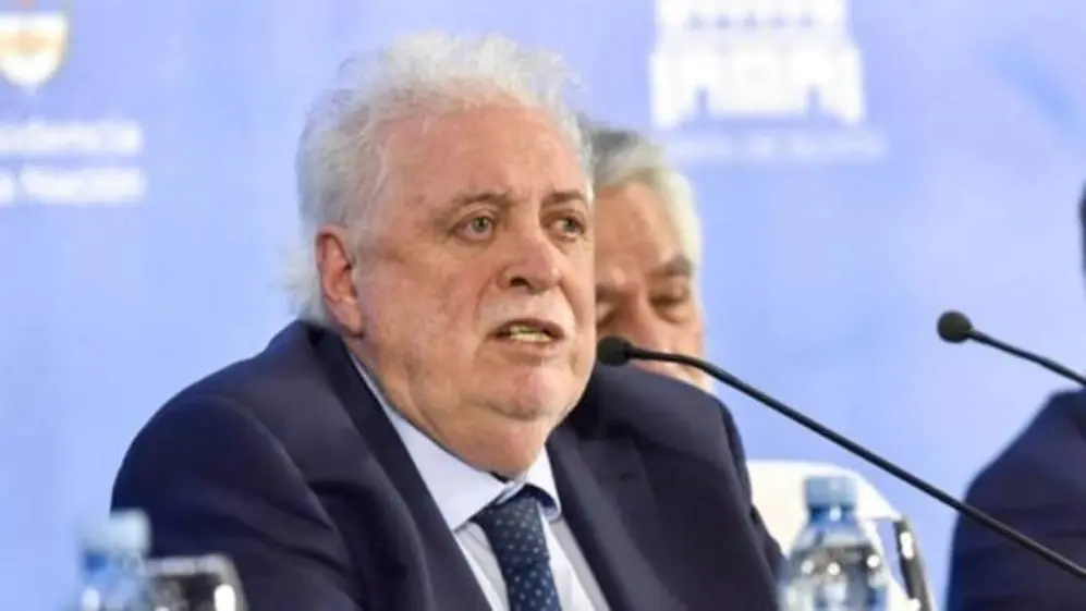 Gines González García debió retroceder en su autorización de un aumento en las tarifas de las prepagas.