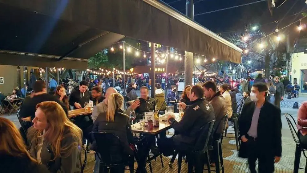 El Gobierno porteño defendió la reapertura de bares en la ciudad