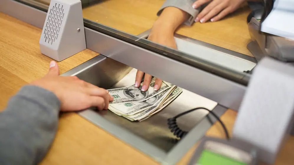En los bancos dicen que el ritmo de extracción bajó entre 30% y 50% desde la semana pasada