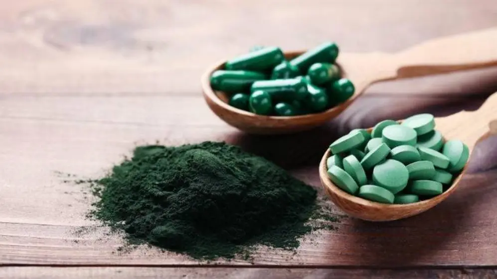 La espirulina es uno de los alimentos con proteínas que se puede elegir