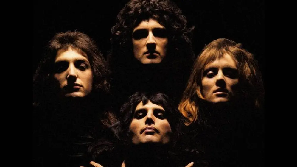 Los cuatro integrantes de Queen en el video de Bohemian Rapsody