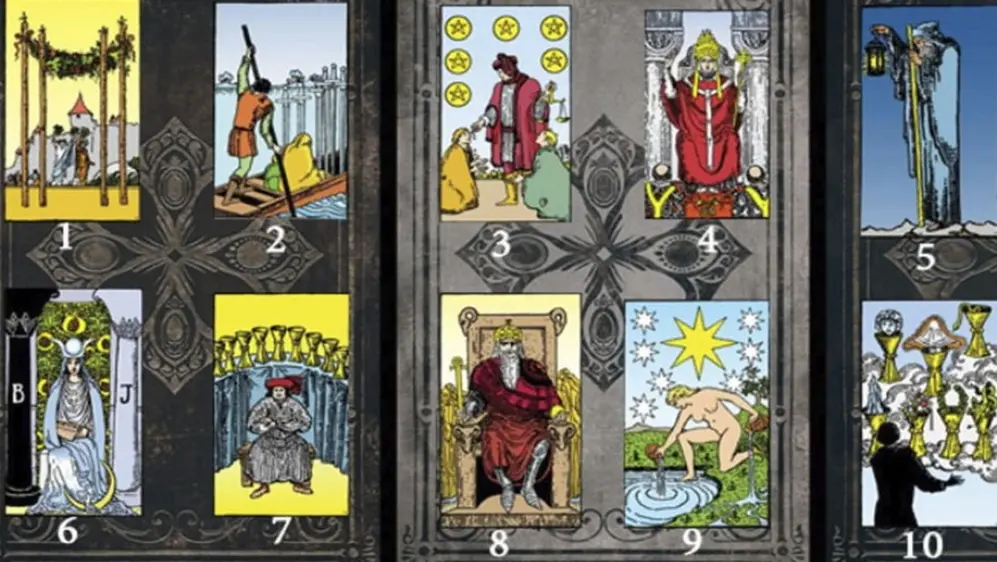Varios test juegan con las cartas, entre ellas del tarot egipcio.