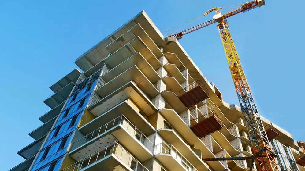 Los productos a base de metales y electrónica escasean en el sector de la construcción.