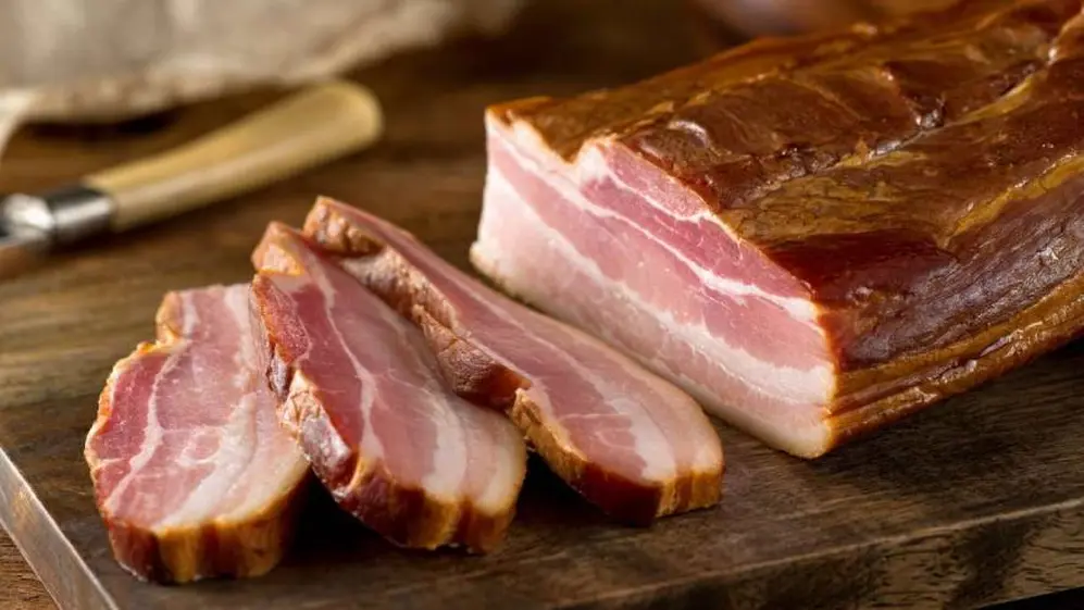 La panceta es uno de los ingredientes básicos de la receta tradicional de guiso de lentejas