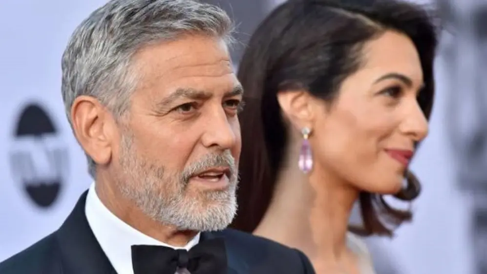 George Clonney junto a su esposa.