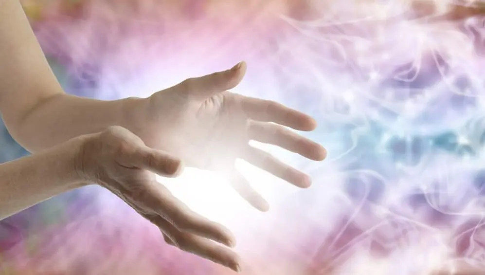 Las manos, protagonistas de los trabajos de Reiki.