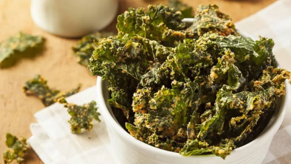 Los chips de kale son una receta nueva y muy atractiva