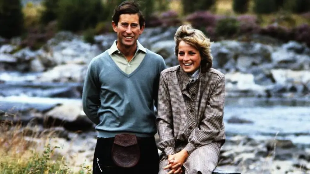 The Crown cuenta parte de la historia de Lady Di y del príncipe Carlos