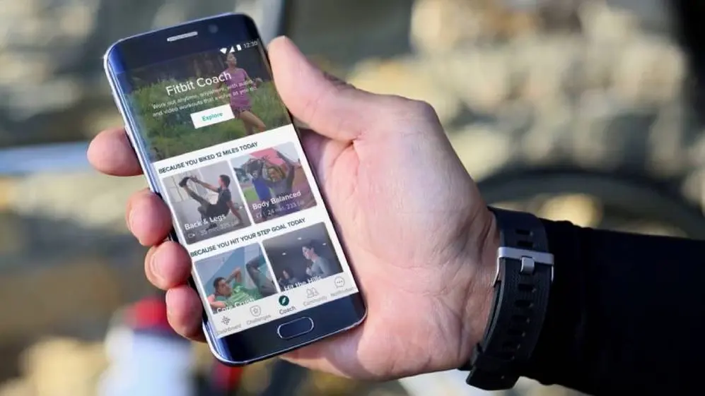 La app Fitbit Coach permite entrenar en casa o en un gimnasio