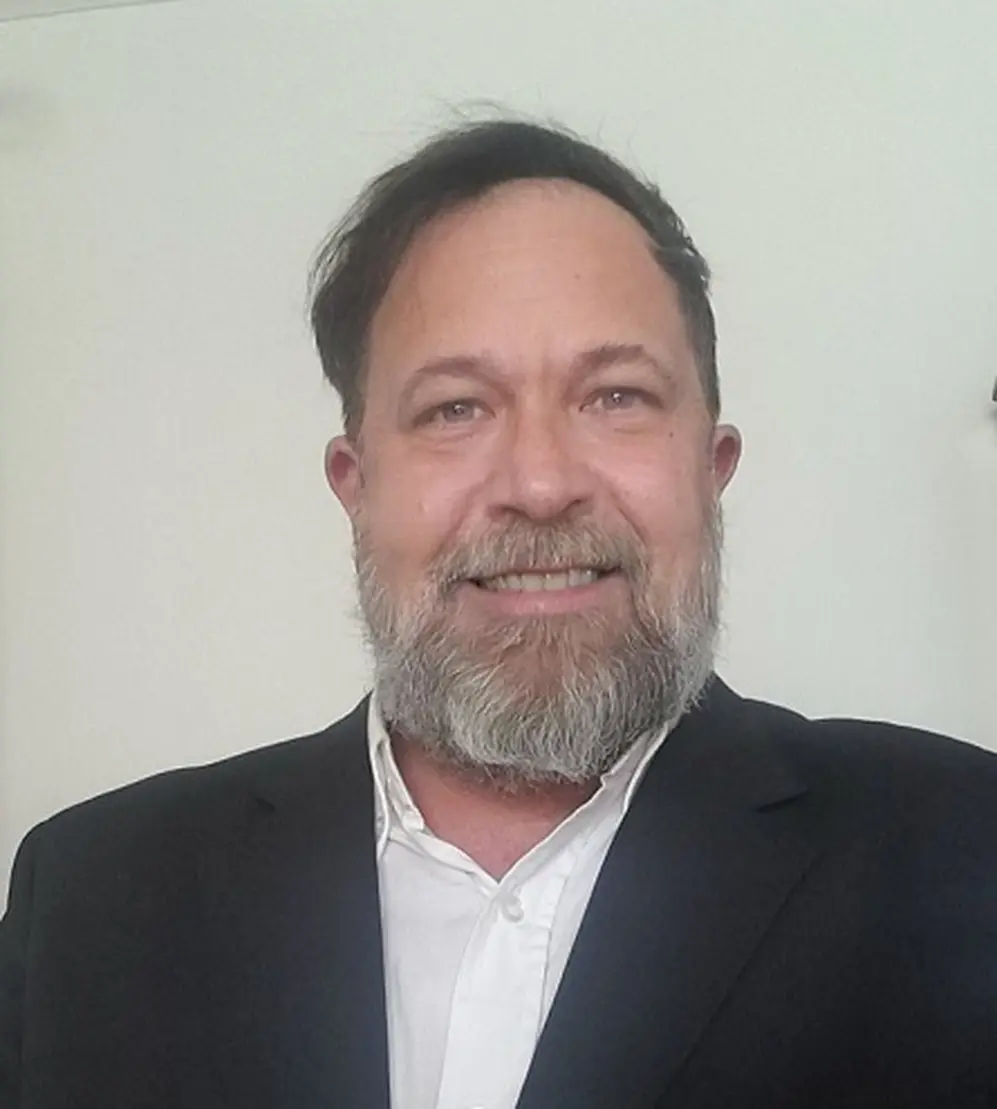 Luis Ferraro Lara es analista económico, titular de  