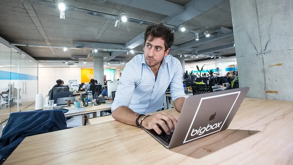 Gaston Parisier, fundador y CEO de Bigbox, viajará a España para la puesta a punto de la operación.