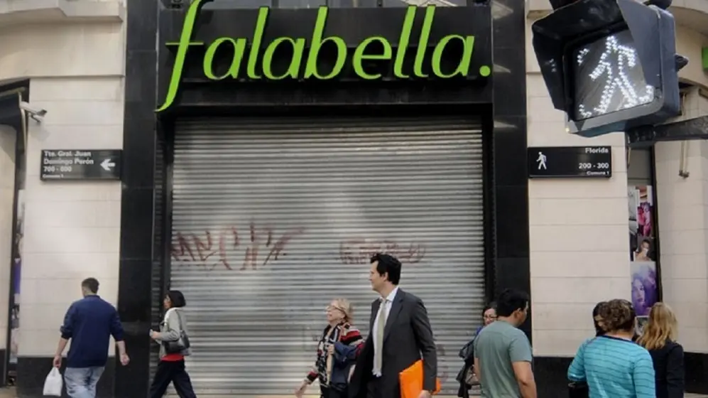 Falabella cerró todos sus locales en el país