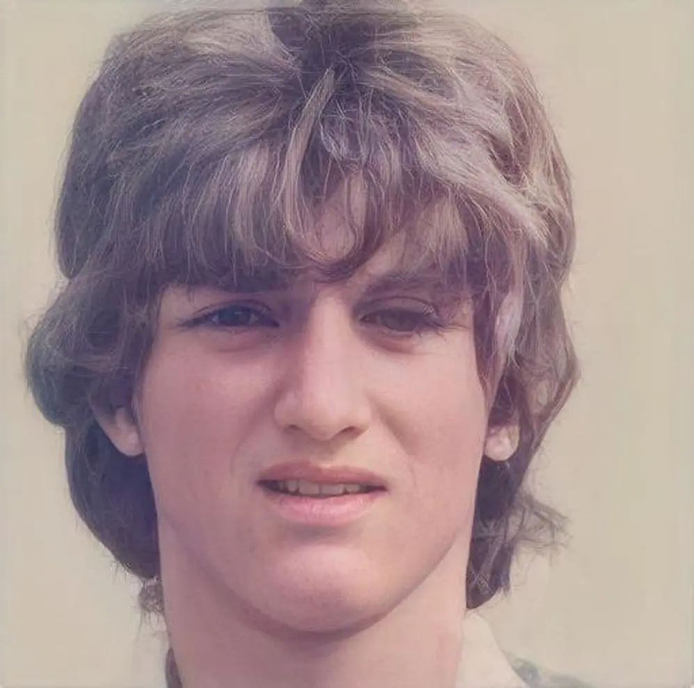 Javier Milei publicó una foto de su adolescencia, que luego se viralizó