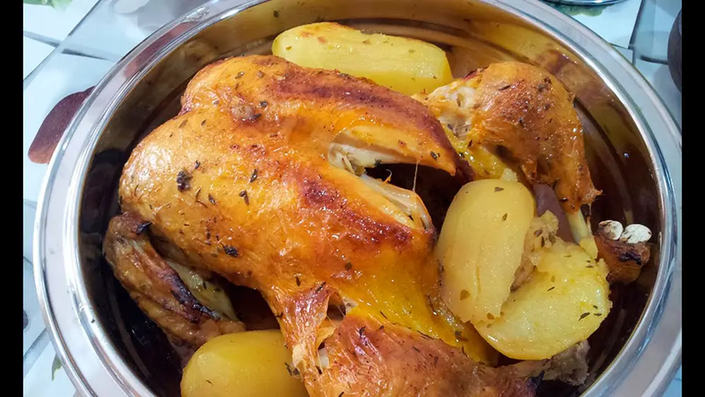 Hacer el pollo en una olla es una forma mucho más rápida y con la que no ensuciarás nada