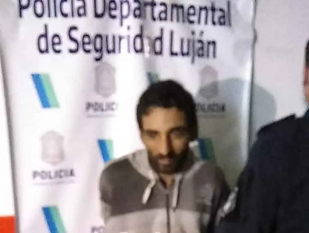 Imagen de Carlos Savanz, quien fue detenido de inmediato