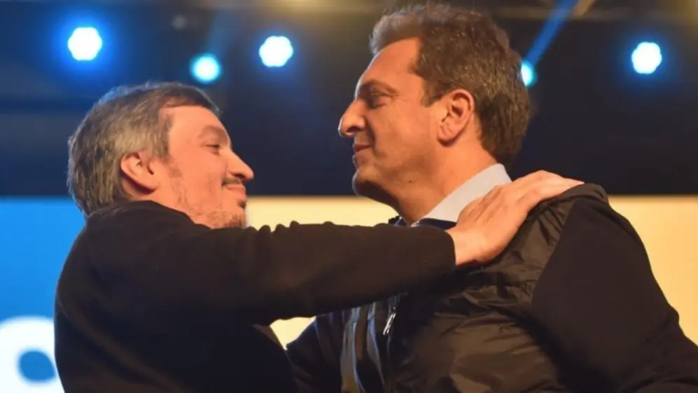 Máximo Kirchner junto a Massa