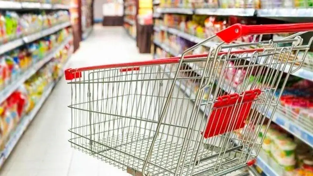 Las ventas en comercios como supermercados se sostienen durante la pandemia.