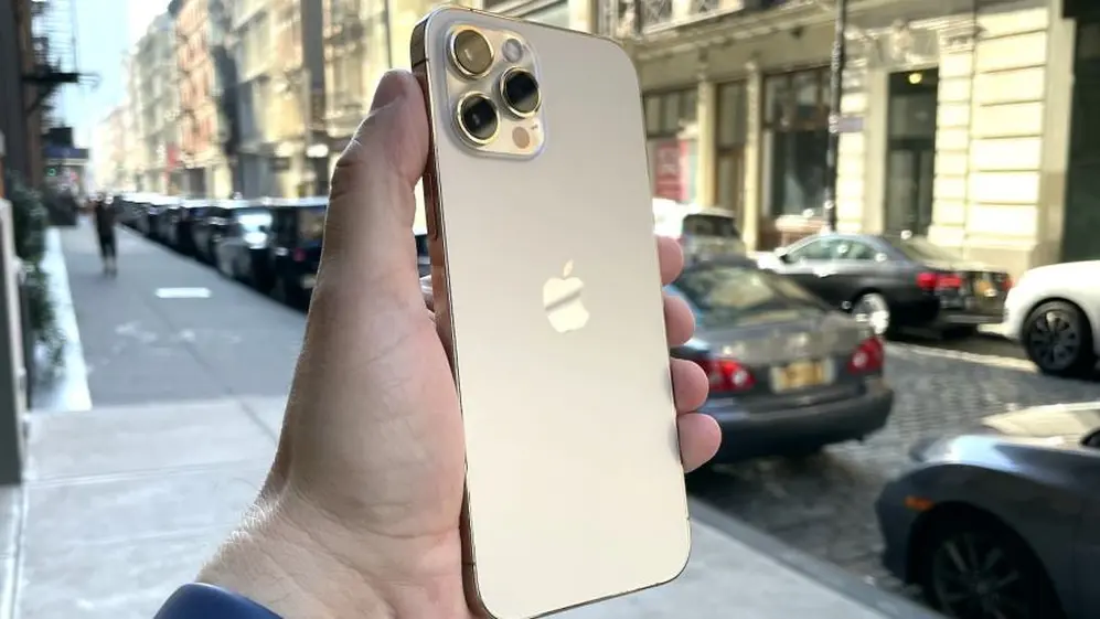 Si podés conseguir un iPhone reacondicionado con garantía, hacélo. Los vendedores más reputados respaldan sus productos. 