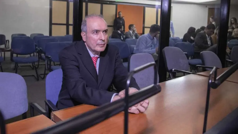 López cumple prisión efectiva, afirma no poder pagar la fianza.