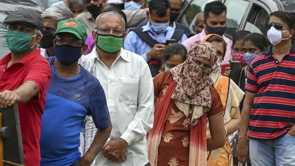 casi 3.500 muertes y un nuevo récord mundial de más de 386.000 casos en un día