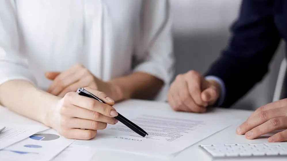 Beneficios voluntarios: las empresas negocian mejoras y ahorros para empleados