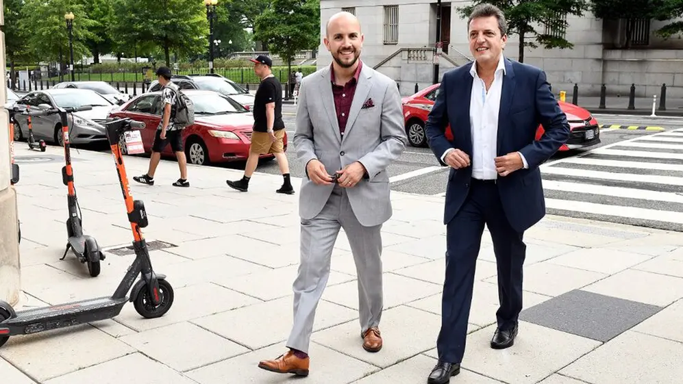 Sergio Massa (a la derecha) en su gira por los EEUU.