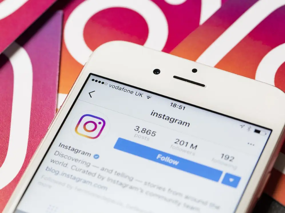 Instagram recomienda revisar en forma periódica la configuración del perfil.