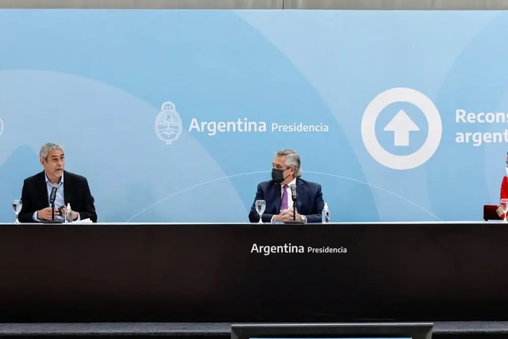 El Presidente anunció la construcción y entrega de viviendas para mayores de 60 años en complejos especiales