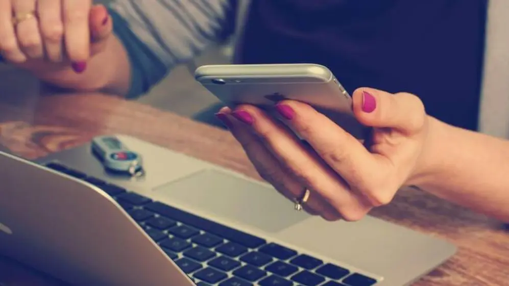 Las redes sociales son usadas como fuentes de información por millones de argentinos.