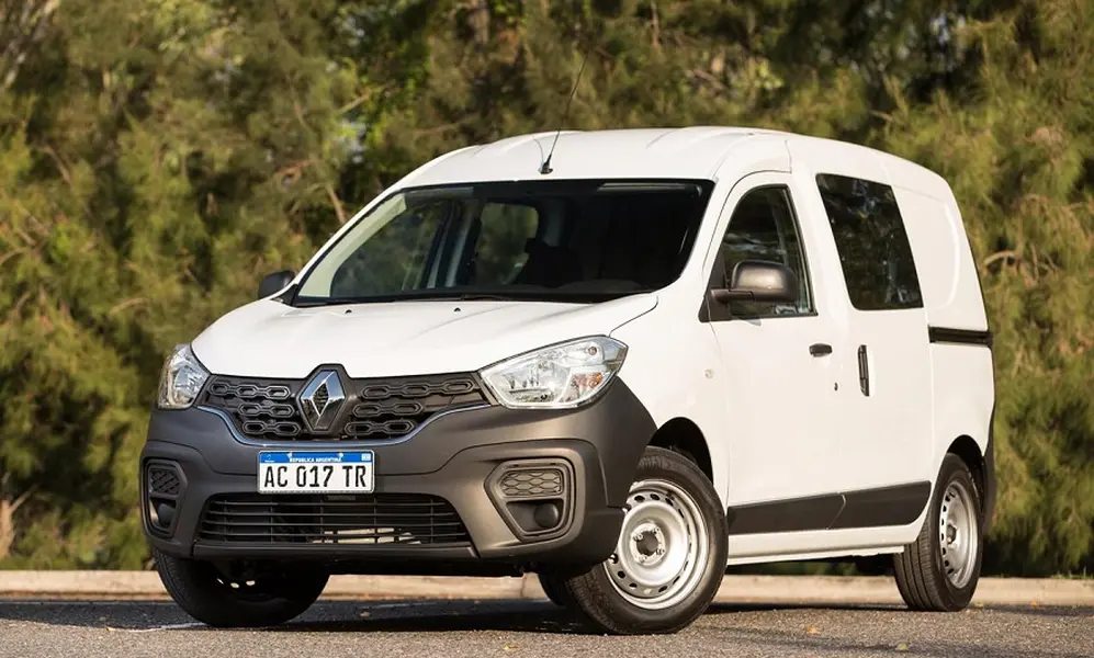Kangoo sigue firme en el top ten.