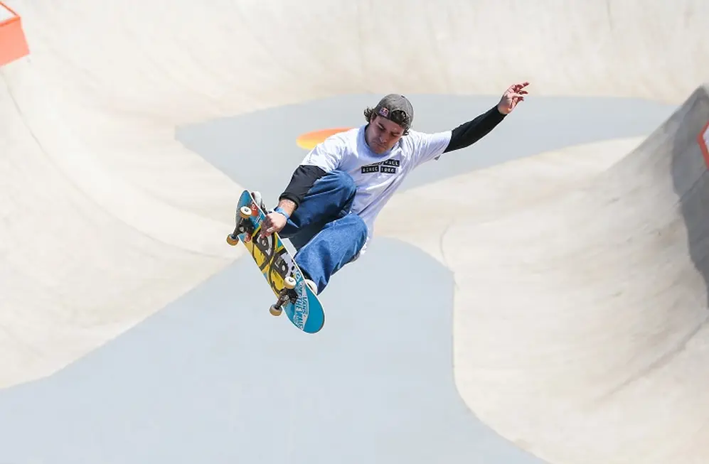 Hay dos disciplinas de patinaje en tabla: calle y parque