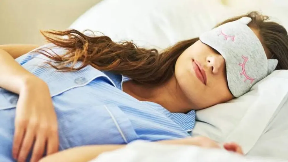 Dormir con pijama sería la mejor alternativa, según este médico