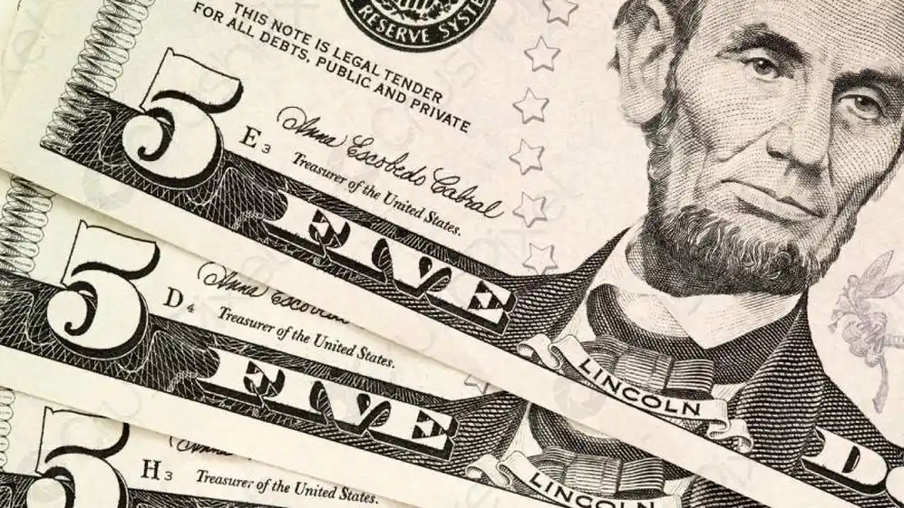 Cuánto valor perdieron los salarios en Argentina medidos según el tipo de cambio oficial