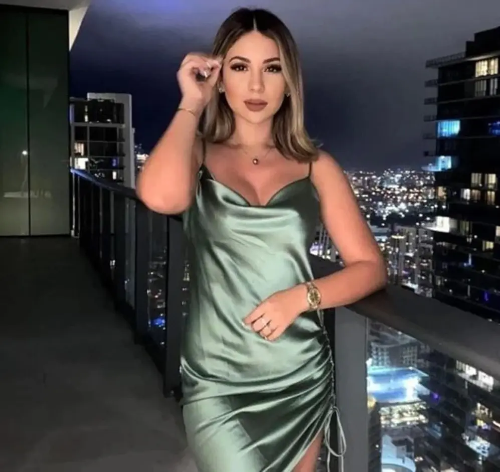 Isabel dejó atrás la enfermería. Hoy gana mucho dinero y se muestra en las redes sociales.