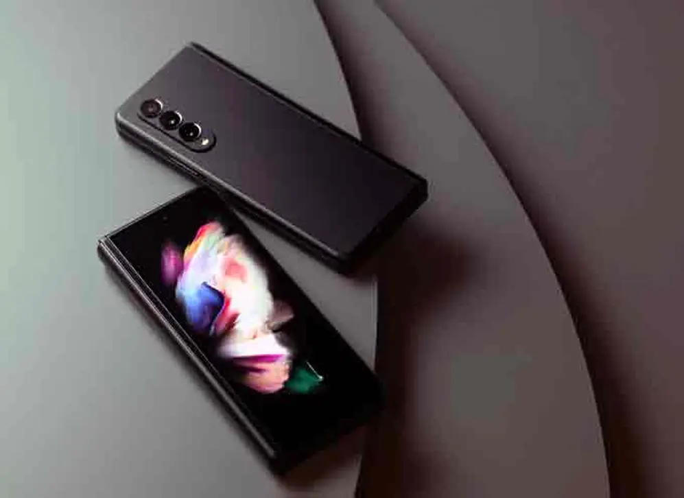 El Z Fold3 tiene una pantalla secundaria de 6,2 pulgadas.